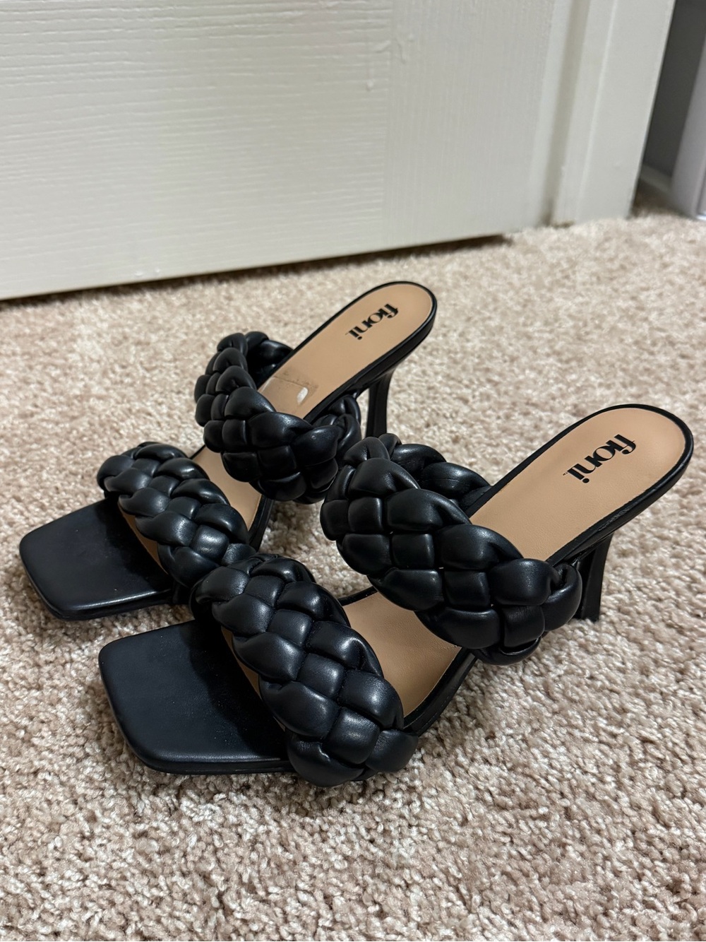 FIONI Clothing Black Braided Strap Square-Toe Heels